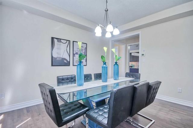 5 Dopp Cres, House detached with 5 bedrooms, 4 bathrooms and 9 parking in Brampton ON | Image 5