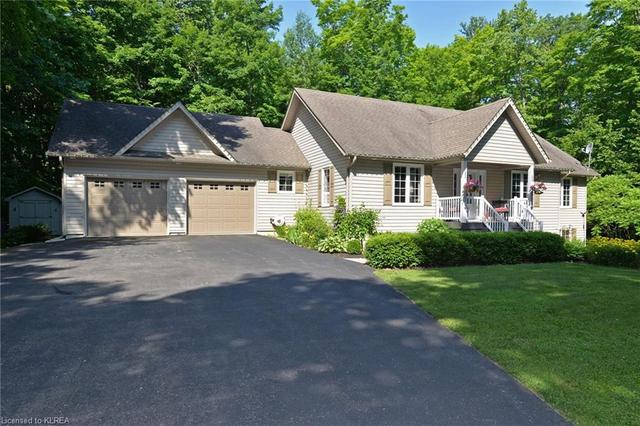 24 East Beehive Road, House detached with 4 bedrooms, 3 bathrooms and 12 parking in Kawartha Lakes ON | Image 4