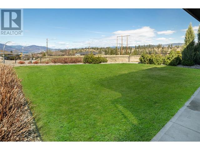 1114 Goldfinch Place, House detached with 4 bedrooms, 3 bathrooms and 4 parking in Kelowna BC | Image 36