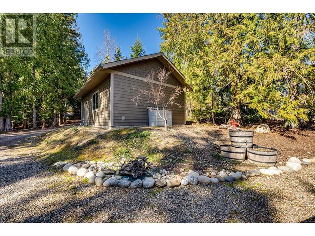 661 Park Road, House detached with 3 bedrooms, 2 bathrooms and 8 parking in Columbia Shuswap D BC | Image 40