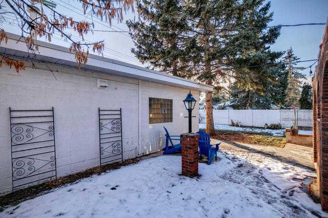 145 Hanover Road Sw, House detached with 3 bedrooms, 2 bathrooms and 4 parking in Calgary AB | Image 45