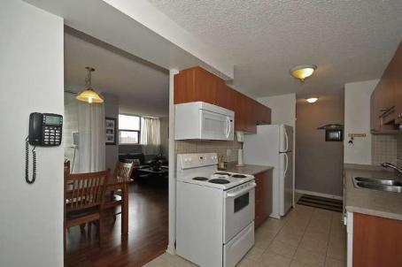 1013 - 2900 Battleford Rd, Condo with 2 bedrooms, 1 bathrooms and 2 parking in Mississauga ON | Image 4