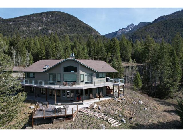 2360/2380 Highway 95, House detached with 4 bedrooms, 3 bathrooms and null parking in East Kootenay G BC | Image 2