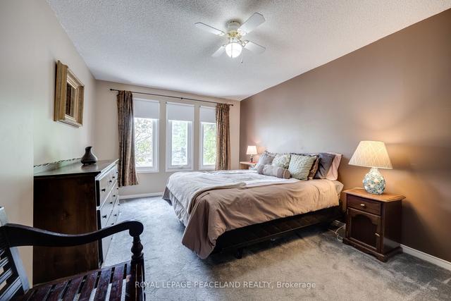 871 Clancey Cres, House attached with 3 bedrooms, 3 bathrooms and 2 parking in Newmarket ON | Image 5