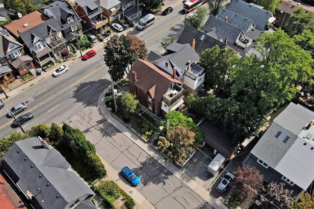 220 Keele St, House detached with 4 bedrooms, 5 bathrooms and 6 parking in Toronto ON | Image 28