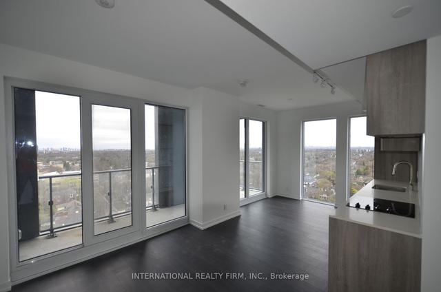 1705 - 2020 Bathurst St, Condo with 3 bedrooms, 2 bathrooms and 1 parking in Toronto ON | Image 1