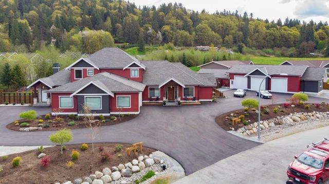9142 Harper Terrace, House detached with 7 bedrooms, 6 bathrooms and 15 parking in Mission BC | Card Image