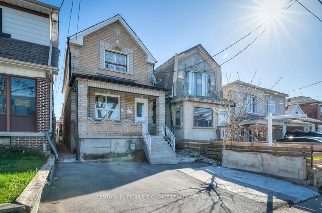 27 Failsworth Ave, House detached with 3 bedrooms, 3 bathrooms and 2 parking in Toronto ON | Image 1
