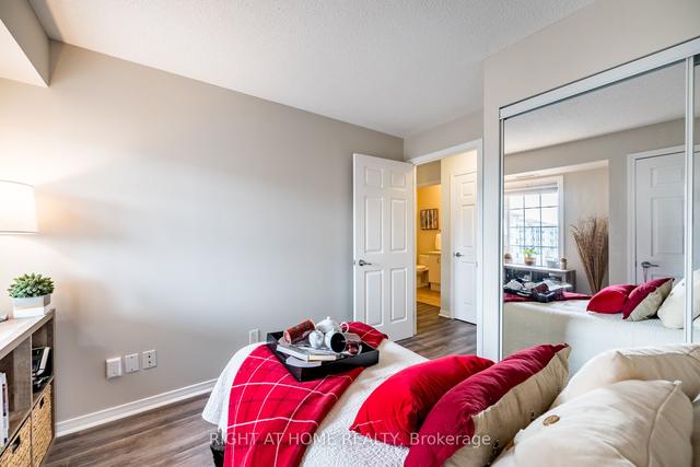 310 - 55 Shipway Ave, Condo with 2 bedrooms, 1 bathrooms and 1 parking in Clarington ON | Image 5