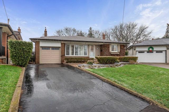 72 Norfield Cres, House detached with 3 bedrooms, 2 bathrooms and 3 parking in Toronto ON | Image 1