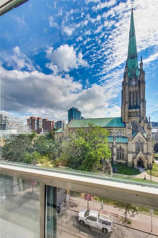 615 - 92 King St E, Condo with 2 bedrooms, 2 bathrooms and 1 parking in Toronto ON | Image 2