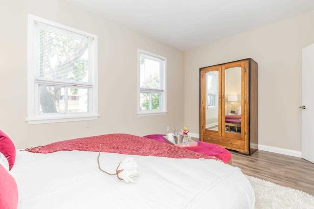 141 Barton Ave, House detached with 3 bedrooms, 3 bathrooms and 2 parking in Toronto ON | Image 25