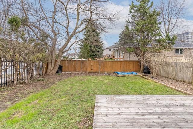 2402 Belyea St, House semidetached with 3 bedrooms, 3 bathrooms and 6 parking in Oakville ON | Image 30