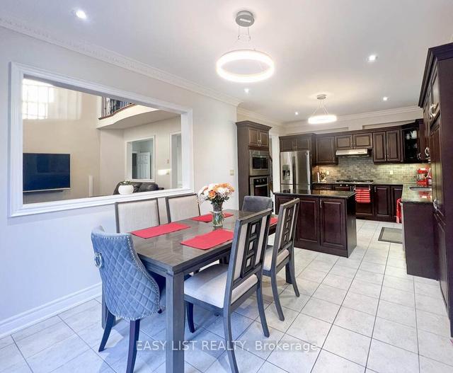 7 Silvestre Ave, House detached with 4 bedrooms, 5 bathrooms and 4 parking in Vaughan ON | Image 2