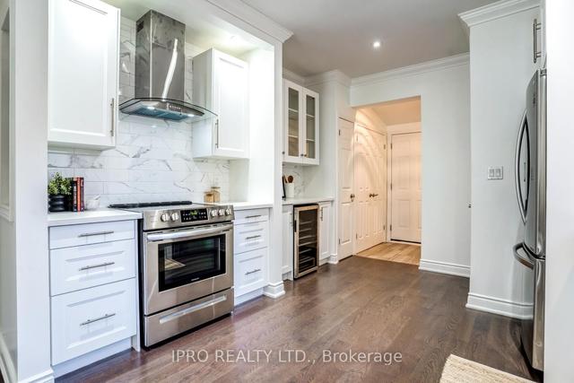 112 Withrow Ave, House semidetached with 3 bedrooms, 4 bathrooms and 1 parking in Toronto ON | Image 4