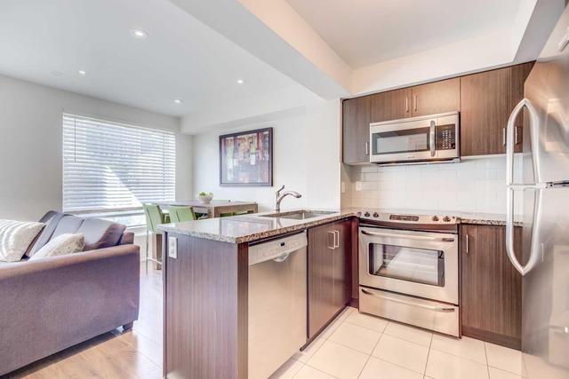 230 - 7 Applewood Lane, Townhouse with 2 bedrooms, 2 bathrooms and 1 parking in Toronto ON | Image 9