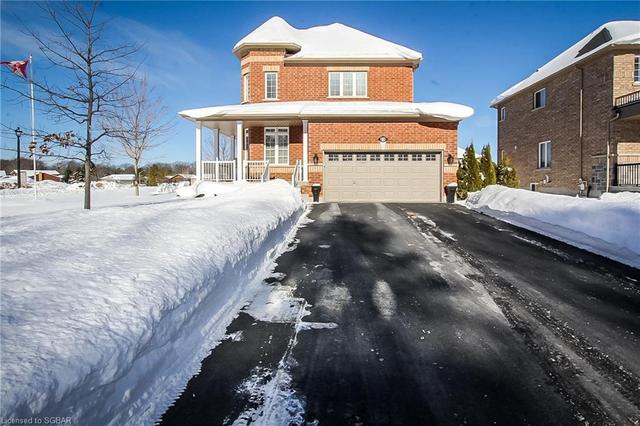 81 Pearl Street, House detached with 5 bedrooms, 3 bathrooms and 6 parking in Wasaga Beach ON | Image 2