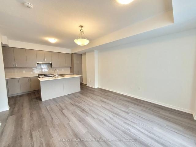 360 - 90 Honeycrisp Cres, Townhouse with 3 bedrooms, 3 bathrooms and 1 parking in Vaughan ON | Image 11