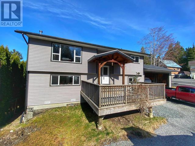 180 Hillcrest Avenue, House detached with 5 bedrooms, 2 bathrooms and null parking in Port Edward BC | Image 1