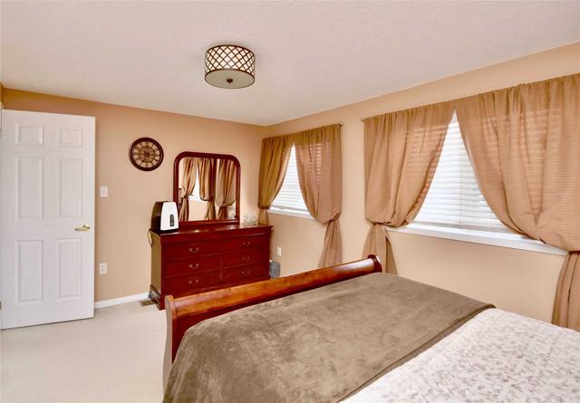 141 Nathan Cres, House attached with 3 bedrooms, 2 bathrooms and 2 parking in Barrie ON | Image 6