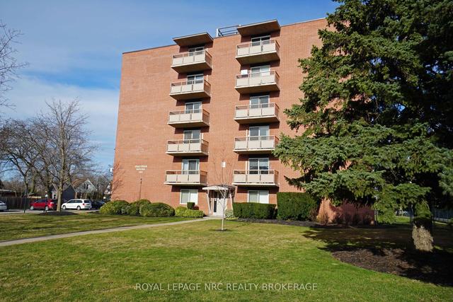 504 - 264 Grantham Ave, Condo with 2 bedrooms, 1 bathrooms and 1 parking in St. Catharines ON | Image 35