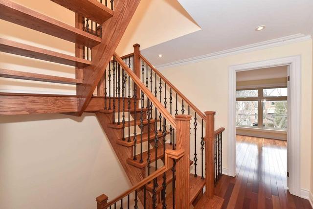 40 Deforest Rd, House detached with 3 bedrooms, 3 bathrooms and 1 parking in Toronto ON | Image 11