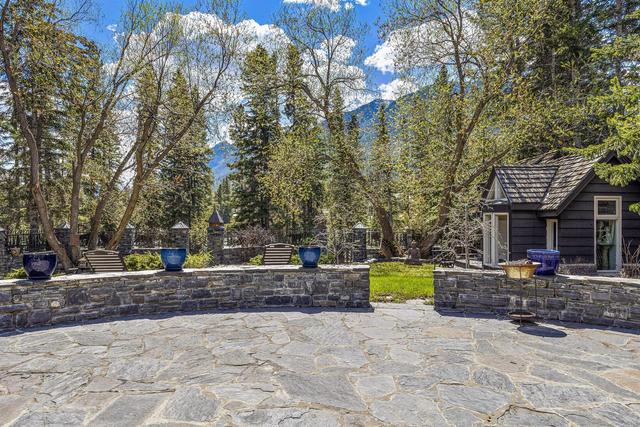 301 Buffalo Street, House detached with 6 bedrooms, 5 bathrooms and 8 parking in Banff AB | Image 49