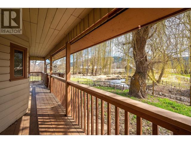 3312 6 Highway, House detached with 3 bedrooms, 2 bathrooms and 10 parking in North Okanagan D BC | Image 3