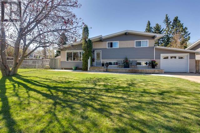 44 Sherwood Crescent, House detached with 3 bedrooms, 2 bathrooms and 1 parking in Red Deer AB | Card Image