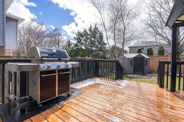 49 Lumsden Cres, House detached with 4 bedrooms, 3 bathrooms and 6 parking in Whitby ON | Image 30