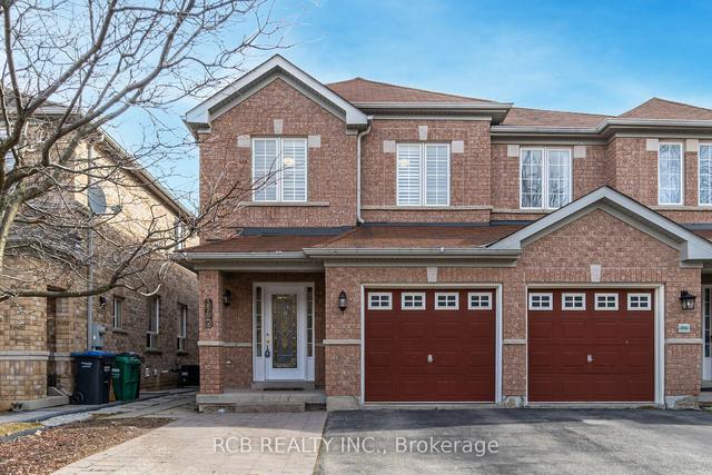 3940 Skyview St, House semidetached with 3 bedrooms, 4 bathrooms and 4 parking in Mississauga ON | Image 1