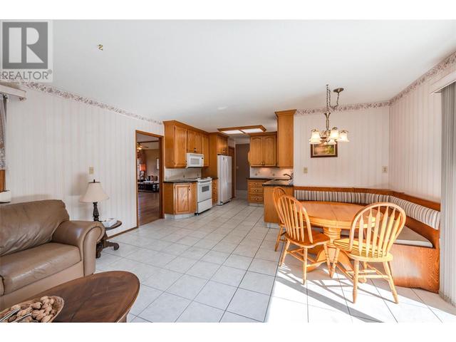 105 Spruce Road, House detached with 4 bedrooms, 3 bathrooms and null parking in Penticton BC | Image 28