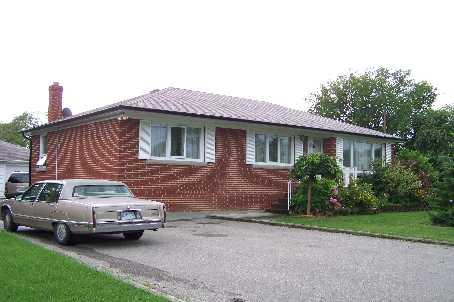 982 Atwater Ave, House detached with 3 bedrooms, 2 bathrooms and 8 parking in Mississauga ON | Image 1