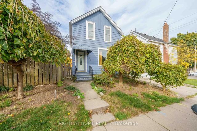 533 Catharine St N, House detached with 3 bedrooms, 2 bathrooms and 2 parking in Hamilton ON | Image 1