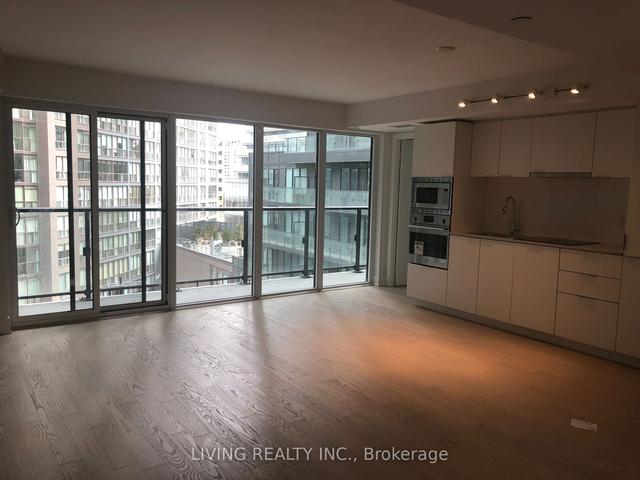 627 - 955 Bay St, Condo with 2 bedrooms, 2 bathrooms and 1 parking in Toronto ON | Image 11