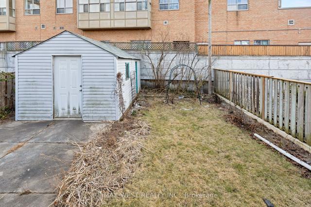 19 Gilpin Ave, House detached with 2 bedrooms, 1 bathrooms and 2 parking in Toronto ON | Image 17