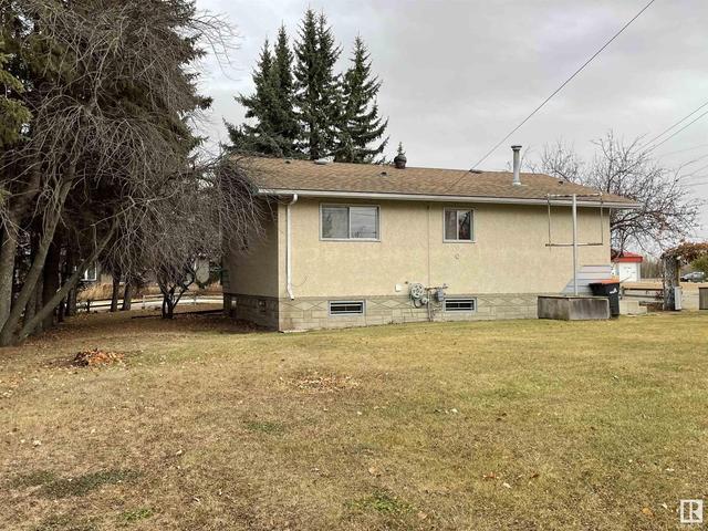 902 1 St, House detached with 2 bedrooms, 2 bathrooms and null parking in Thorhild County AB | Image 30