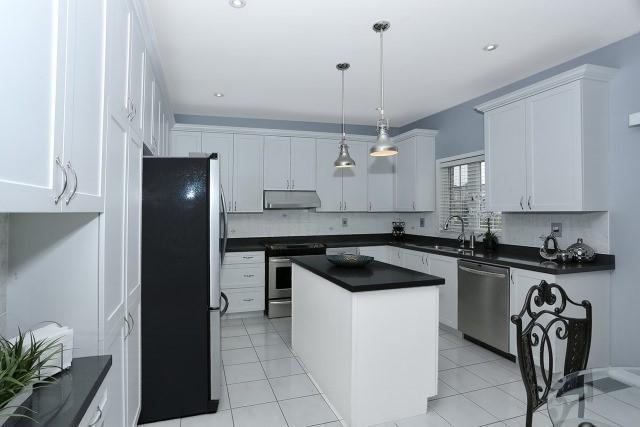 1181 Salmers Dr, House detached with 4 bedrooms, 4 bathrooms and 4 parking in Oshawa ON | Image 4
