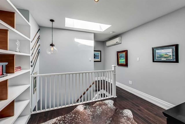 18 Constance St, House detached with 3 bedrooms, 4 bathrooms and 3 parking in Toronto ON | Image 15