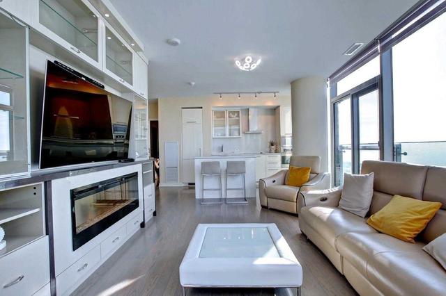 6708 - 14 York St, Condo with 2 bedrooms, 2 bathrooms and 1 parking in Toronto ON | Image 29