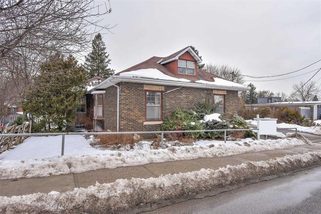 208 Eramosa Rd, House detached with 3 bedrooms, 3 bathrooms and 10 parking in Guelph ON | Image 36