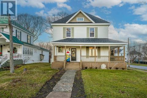 10 Albion Avenue, House detached with 4 bedrooms, 1 bathrooms and null parking in Stellarton NS | Card Image