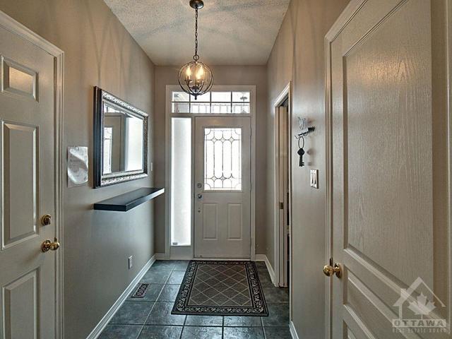 4460 Wildmint Square, Townhouse with 3 bedrooms, 2 bathrooms and 4 parking in Ottawa ON | Image 3