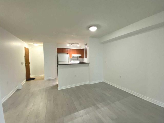 lph06 - 26 Olive Ave, Condo with 1 bedrooms, 1 bathrooms and 1 parking in Toronto ON | Image 4
