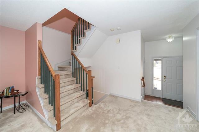 3185 Uplands Drive, Townhouse with 3 bedrooms, 3 bathrooms and 3 parking in Ottawa ON | Image 13