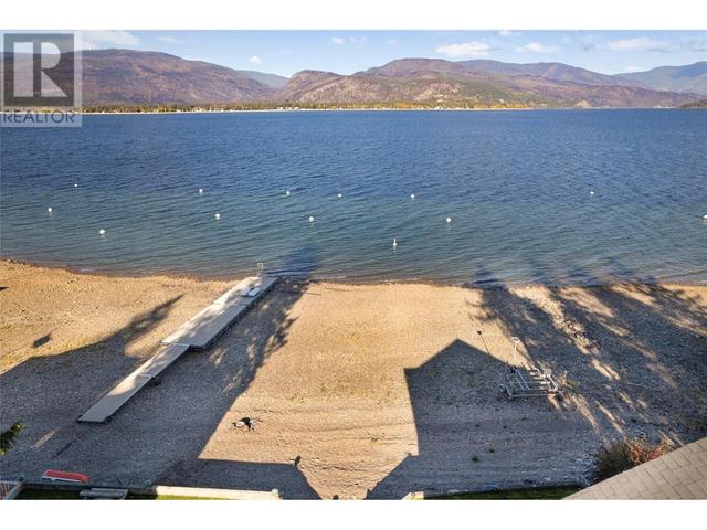 1 - 1541 Blind Bay Road, House detached with 2 bedrooms, 2 bathrooms and 4 parking in Columbia Shuswap C BC | Image 1