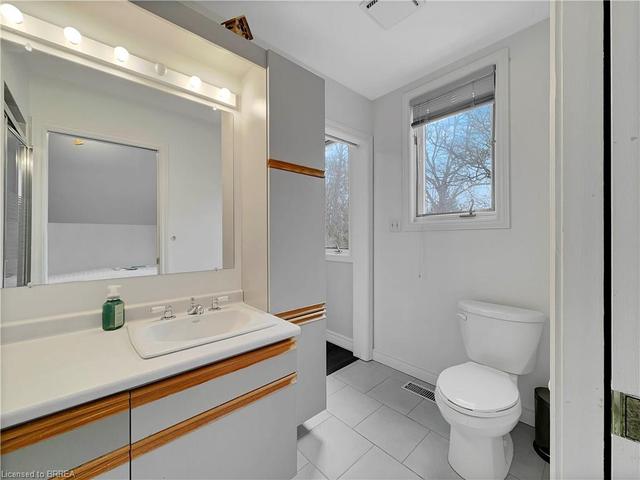 205 Dufferin Avenue, House detached with 3 bedrooms, 2 bathrooms and 8 parking in Brantford ON | Image 22