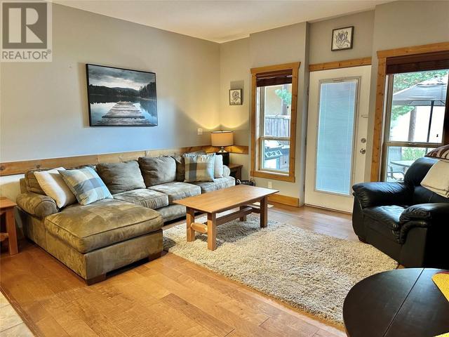 123 - 5401 Lakeshore Drive, Condo with 2 bedrooms, 1 bathrooms and 1 parking in Osoyoos BC | Image 1