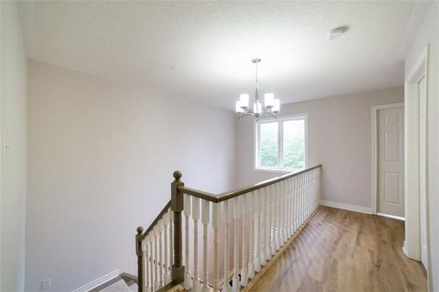 2492 Logan Ave, House detached with 3 bedrooms, 3 bathrooms and 2 parking in Oakville ON | Image 4