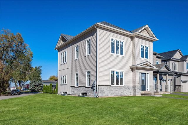 30 Bromley Dr, House detached with 4 bedrooms, 3 bathrooms and 2 parking in St. Catharines ON | Image 2